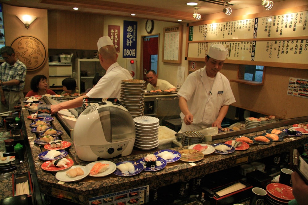 Nothing beats the taste of freshly prepared sushi at a traditional sushi restaurant during our Japan Language study tours for teenagers.