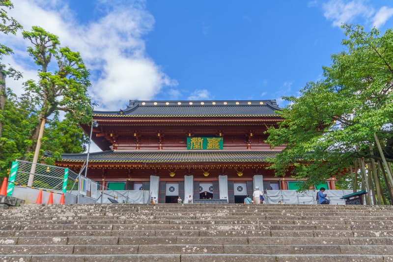 Japan Youth Travel immerses in Japan’s rich history while exploring the sacred Rinnoji Temple.